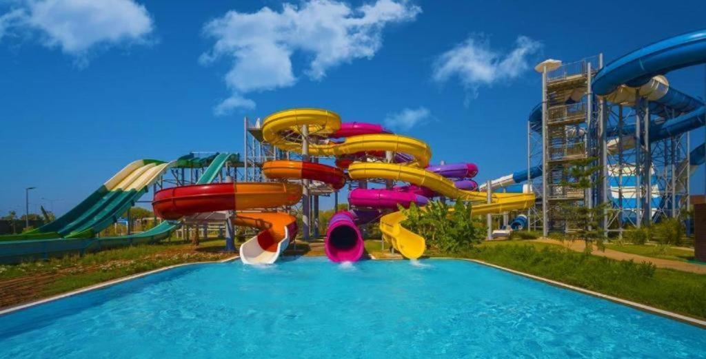Concorde Luxury Resort & Casino & Convention & Spa ファマグスタ エクステリア 写真