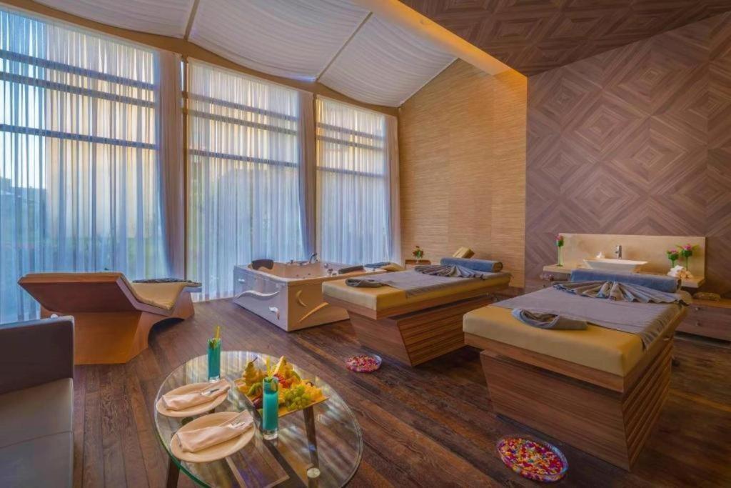Concorde Luxury Resort & Casino & Convention & Spa ファマグスタ エクステリア 写真
